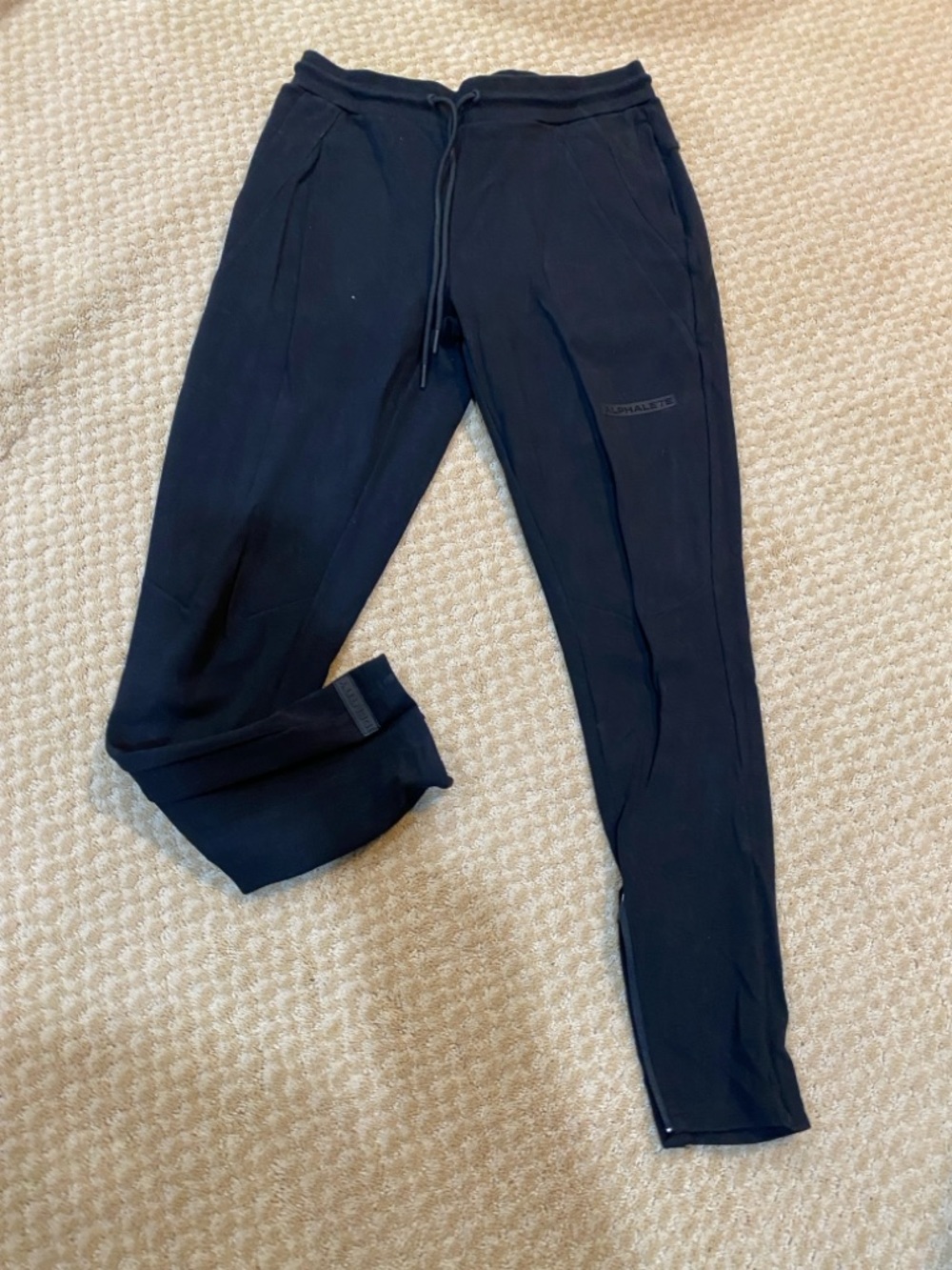 Alphalete identity joggers black size large